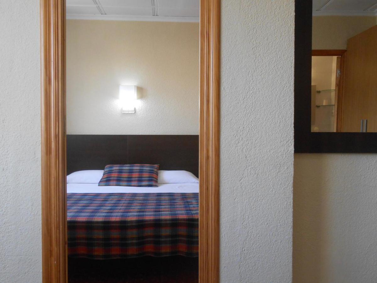 Hostal El Callejon Tarragona Exterior foto