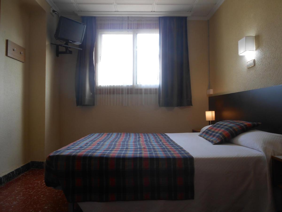 Hostal El Callejon Tarragona Exterior foto